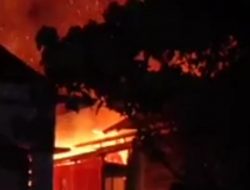 Kebakaran di Poniang Sendana, Jualan Online Istri yang Baru Datang, Semuanya Hangus