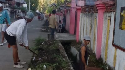 Patut Ditiru, Warga Kelurahan Petoosang Kerja Bakti Berantas Nyamuk Aedes Aegypti