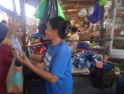 Demi Sesuap Nasi, Perempuan di Simullu Berjalan Berkilo-kilo Meter dengan beban di Pundak 30 Kg