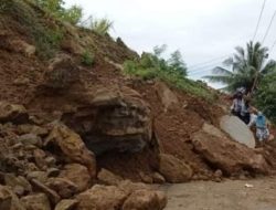 Hingga Pagi Ini, Jalan Trans Sulawesi di Majene Masih Lumpuh Total