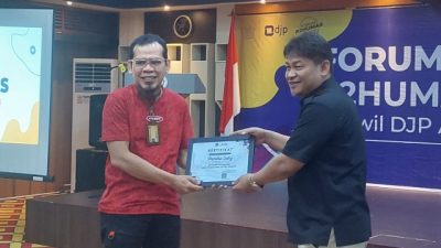 Ketua JMSI Aceh Latih Pegawai Pajak Teknik Menulis Berita