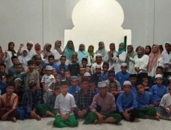 Alumni 94 Smansa Majene Buka Puasa Bersama Ratusan Anak Yatim di Simullu
