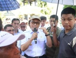 Pj Gubsulbar Temui Massa Aksi HMI di Majene