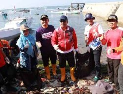 Aksi Bersih Pantai Tamo, Majene Dijadikan Model Terbaik Pengembangan Ekowisata
