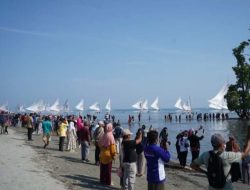 Pedagang Untung Banyak di Pelepasan Sandeq Pasangkayu