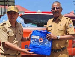 BPBD Sulbar Serahkan Bantuan kepada Warga Terdampak Angin Puting Beliung di Mamasa