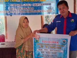 Penyerahan BLT DD Tahap III di Desa Tandeallo, 18 KPM Terima Rp900 Ribu