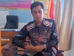 PLT Kepala Sekolah SMPN 6 Majene Laksanakan Kerja Bakti Bersama Para Guru dan Siswa