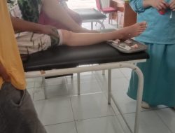 Warga Tanisi Tertusuk Ikan Pari Saat Mandi Laut, Dilarikan ke Puskesmas Malunda