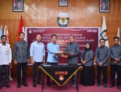 Kejari Majene dan KPU Perkuat Sinergi, Teken Perjanjian Kerja Sama untuk Dukung Pemilu Berintegritas