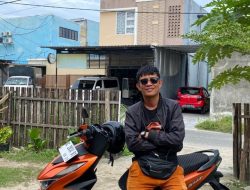 Demi Keluarga, Kurir “Mr Volta” Rela Antar Pesanan hingga Larut Malam di Majene