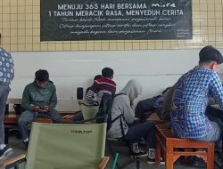 Diduga Bolos Belajar, Sejumlah Siswa SMA Nongkrong Sambil Merokok di Warkop